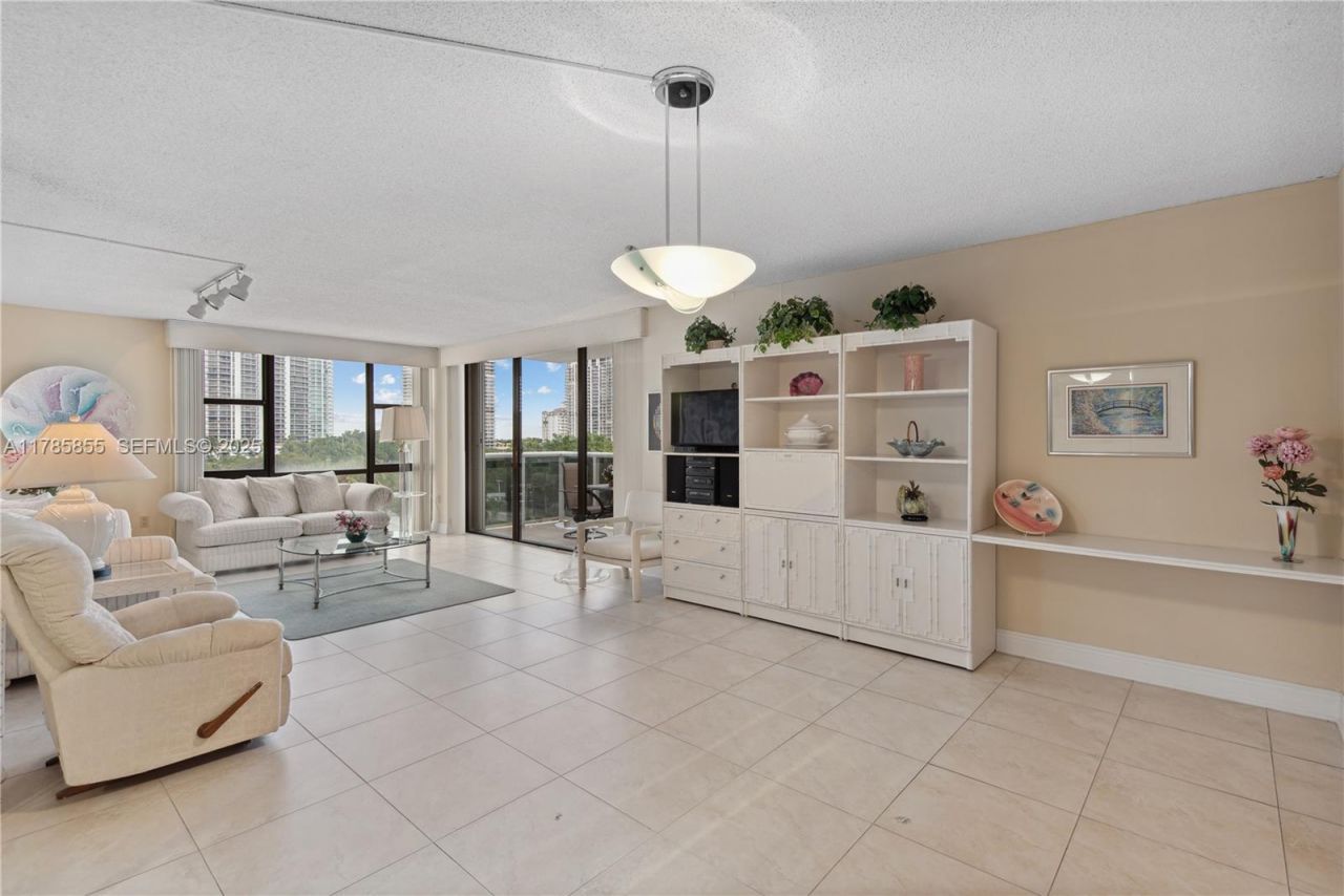 3625 N Country Club Dr, Unit 603, Aventura, FL 33180 Photo