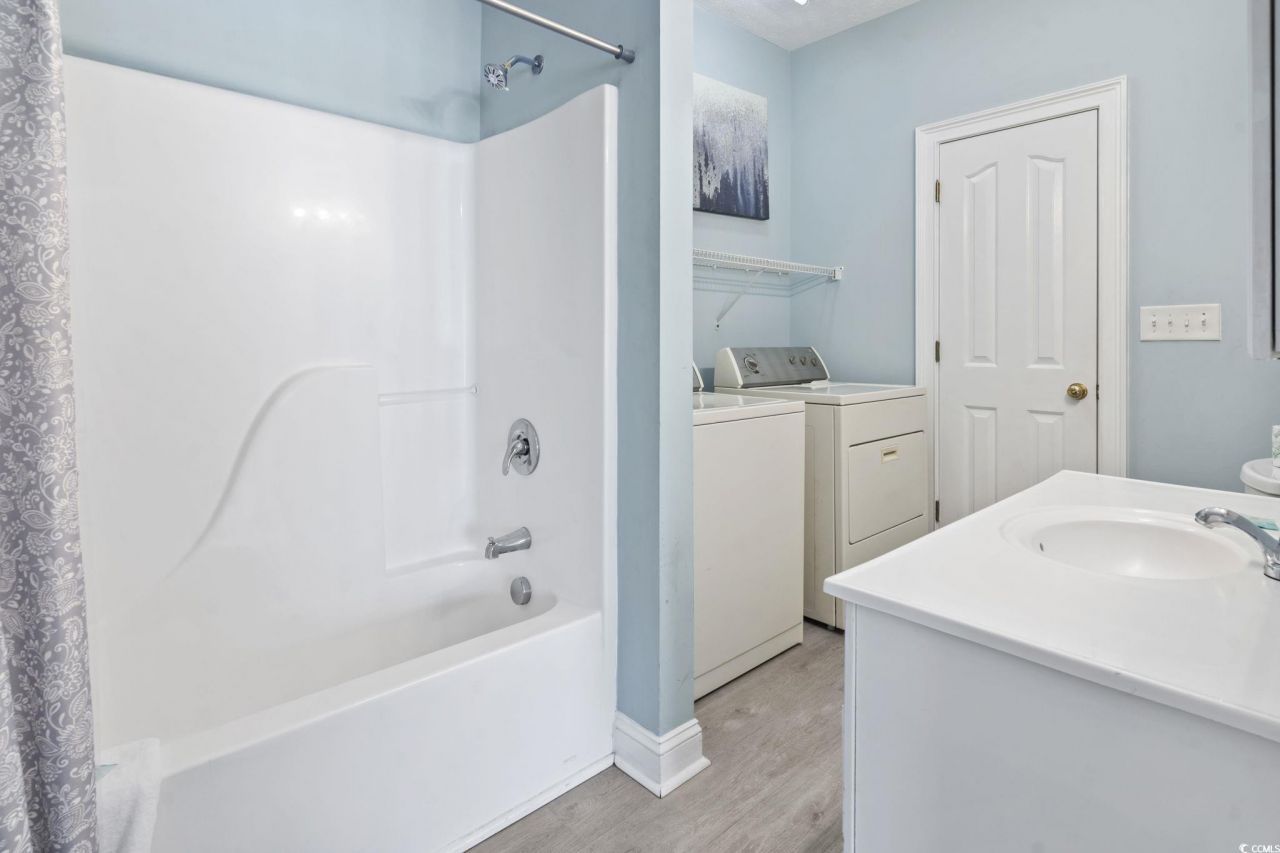 1508 Hillside Dr. S Photo 10