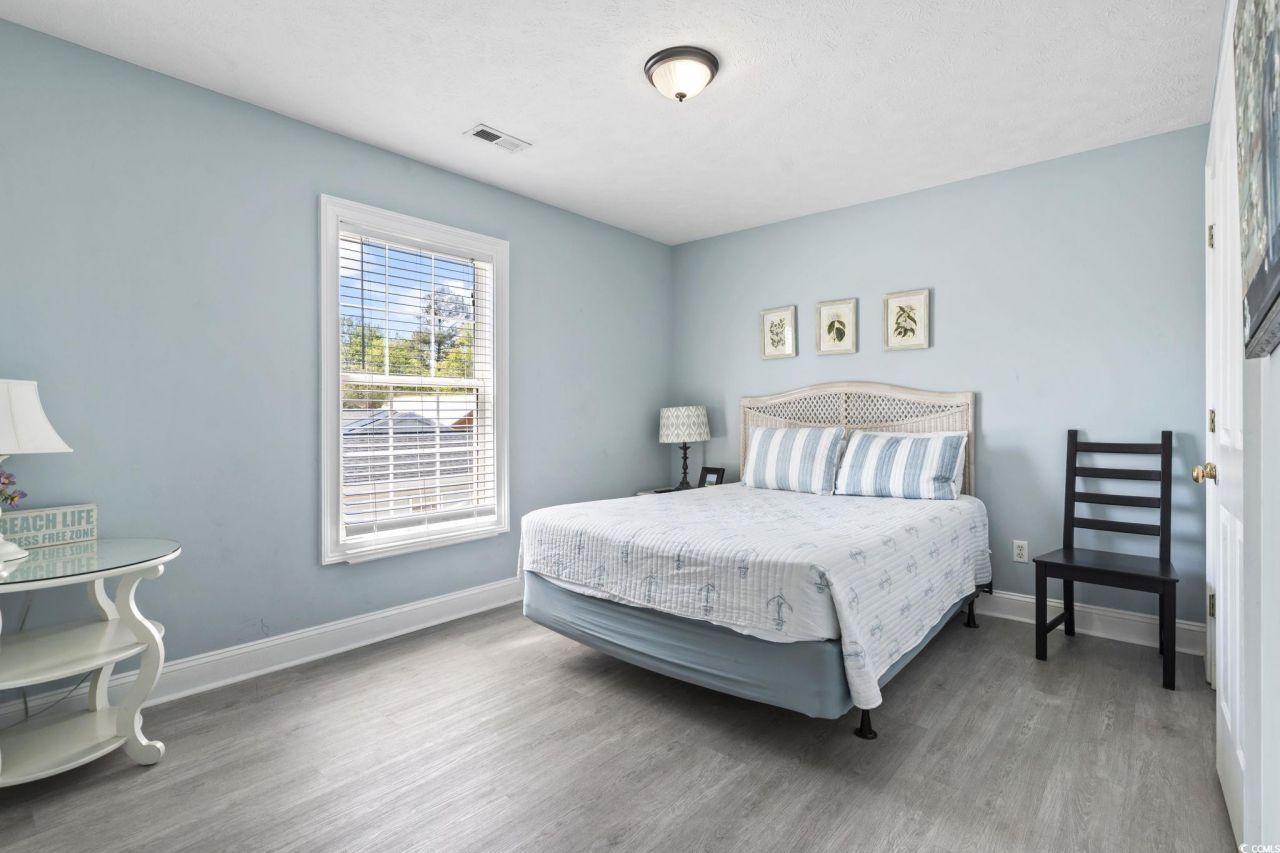 1508 Hillside Dr. S Photo 17