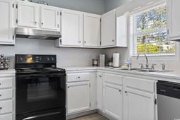 1508 Hillside Dr. S photo 4