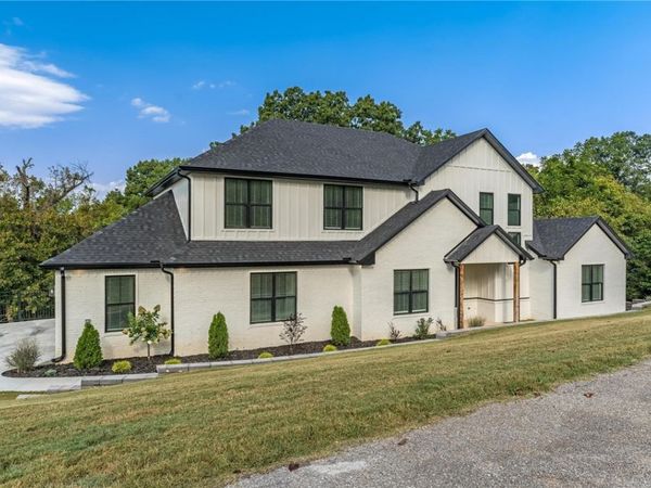 13775 Colline Road, Bentonville, AR 72712