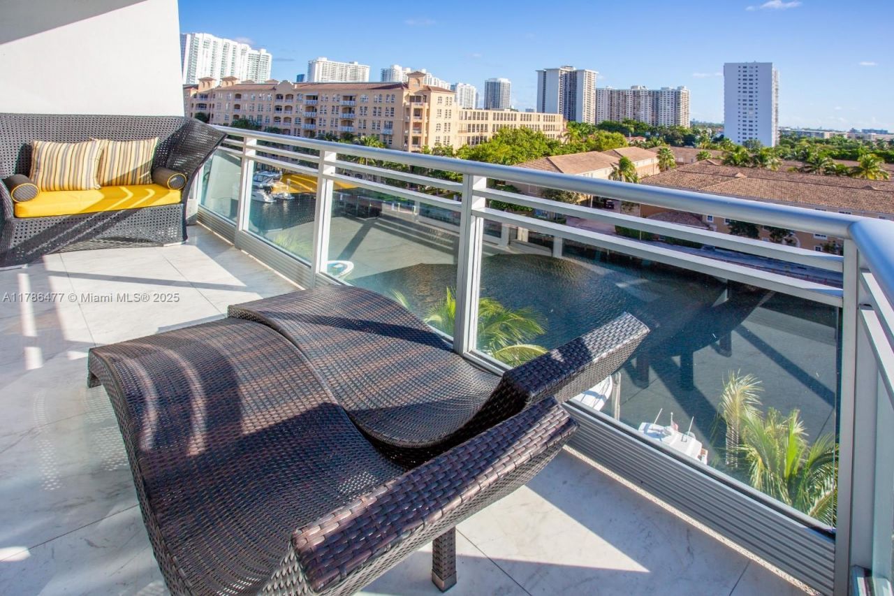 2950 NE 188th St, Unit 401, Aventura, FL 33180 Photo