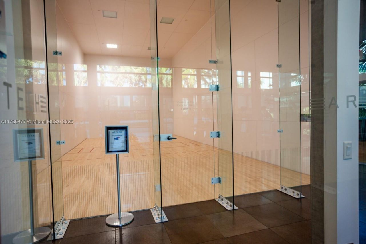 2950 NE 188th St, Unit 401, Aventura, FL 33180 Photo