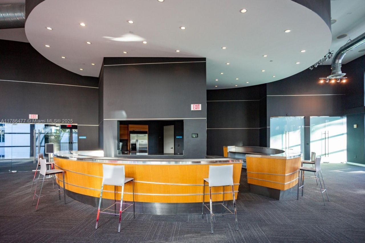 2950 NE 188th St, Unit 401, Aventura, FL 33180 Photo