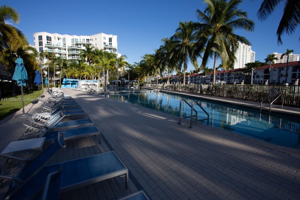 2950 NE 188th St, Unit 401, Aventura, FL 33180 Photo