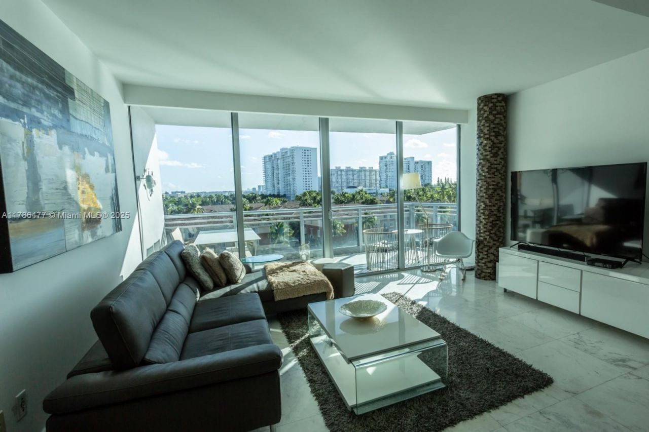 2950 NE 188th St, Unit 401, Aventura, FL 33180 Photo