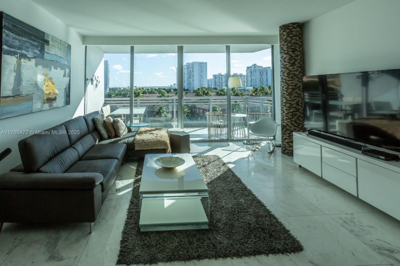 2950 NE 188th St, Unit 401, Aventura, FL 33180 Photo