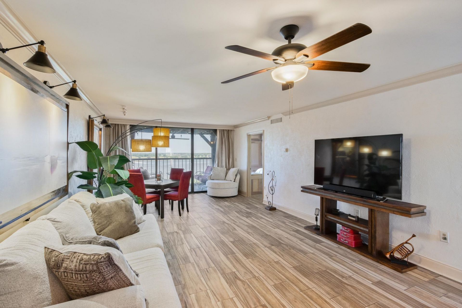 200 WAGNER PL Memphis, TN 38103