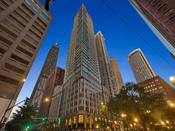 57 E Delaware Place, Chicago, IL 60611