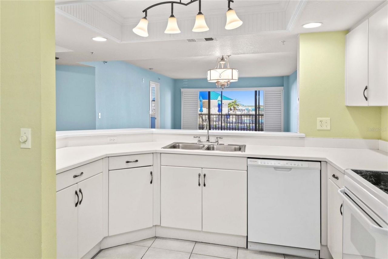 2700 N Peninsula Avenue, Unit 215, New Smyrna Beach, FL 32169 Photo