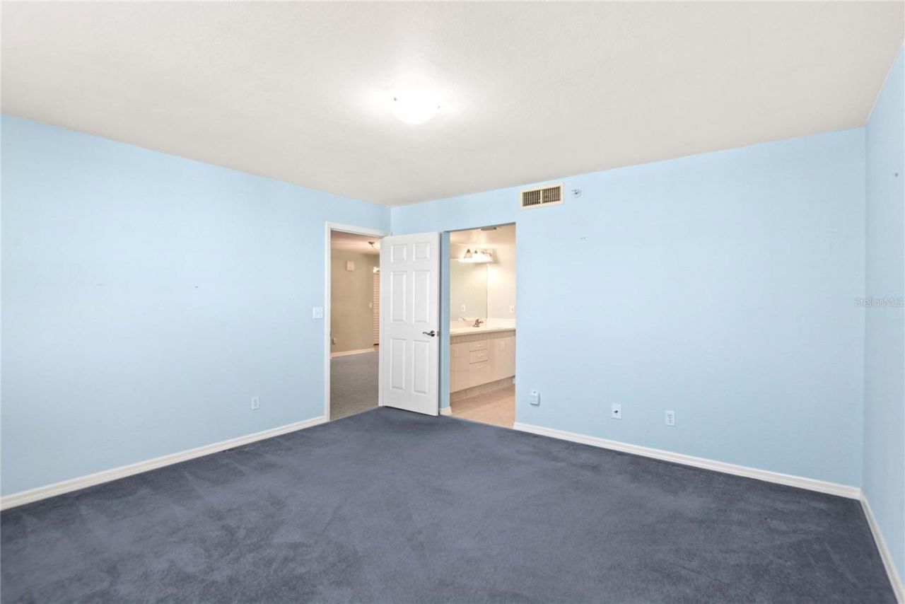 2700 N Peninsula Avenue, Unit 215, New Smyrna Beach, FL 32169 Photo