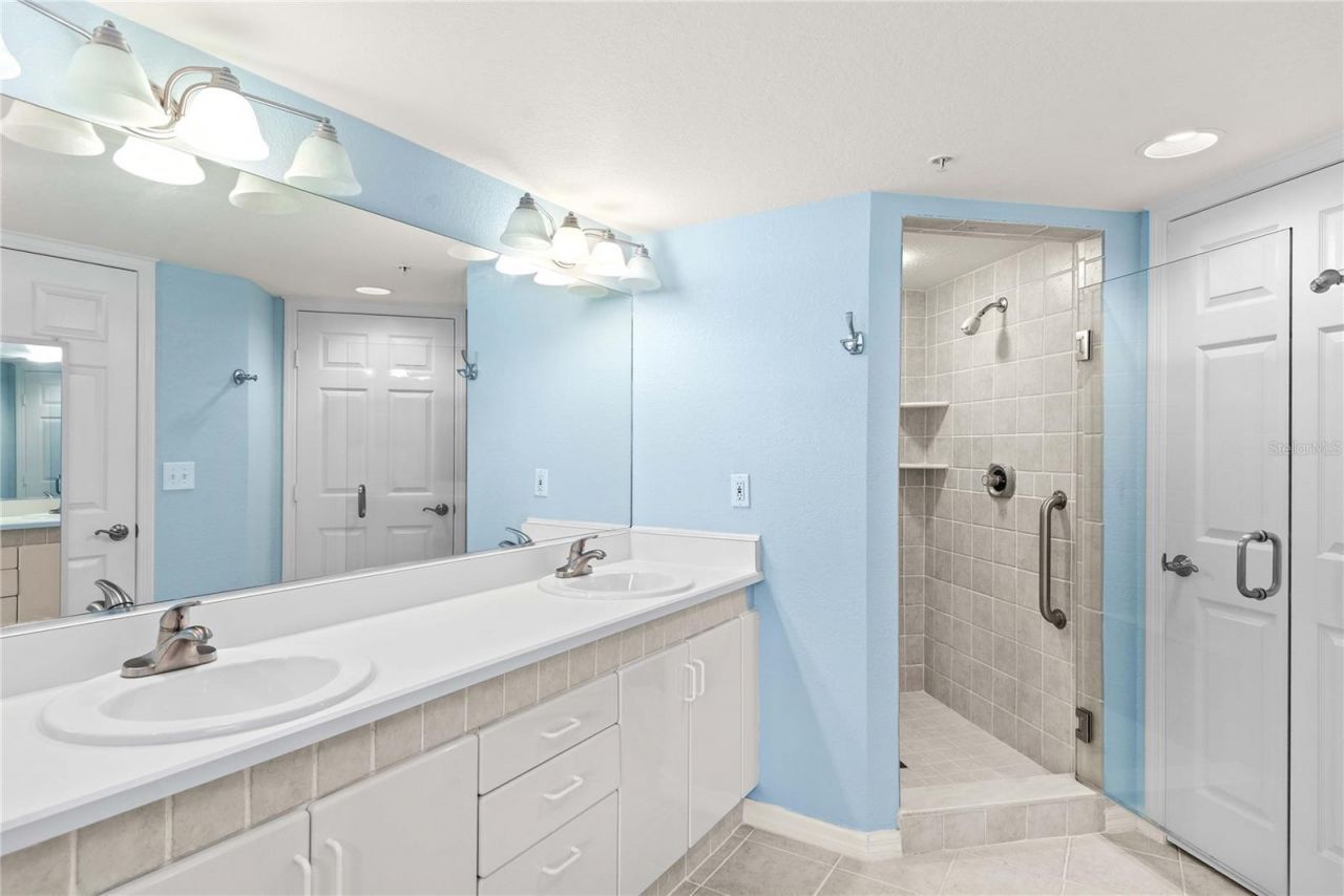 2700 N Peninsula Avenue, Unit 215, New Smyrna Beach, FL 32169 Photo