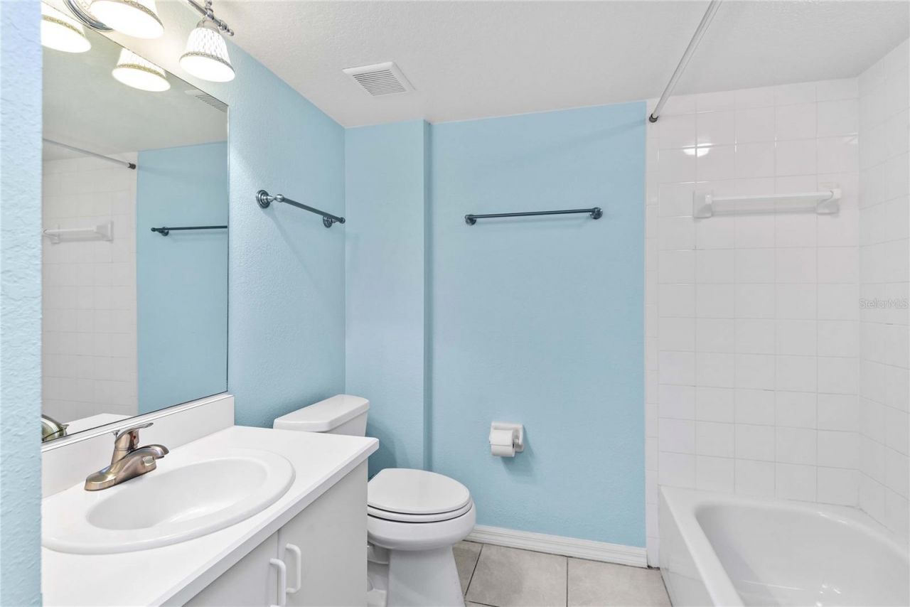 2700 N Peninsula Avenue, Unit 215, New Smyrna Beach, FL 32169 Photo