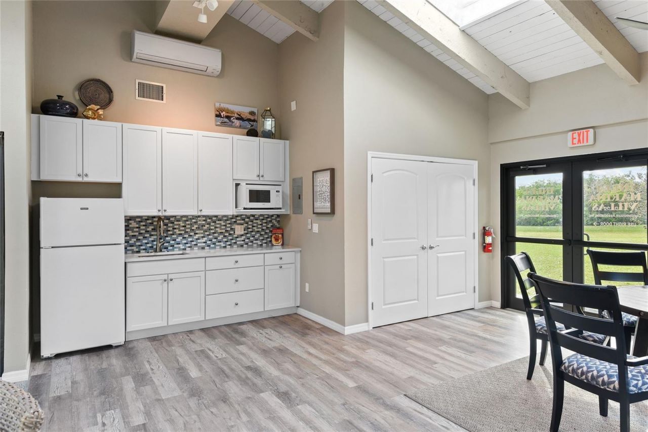 2700 N Peninsula Avenue, Unit 215, New Smyrna Beach, FL 32169 Photo