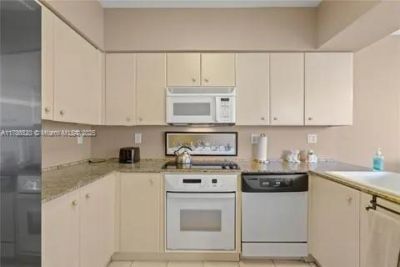 3370 Hidden Bay Dr, Unit 610, Aventura, FL 33180 Photo