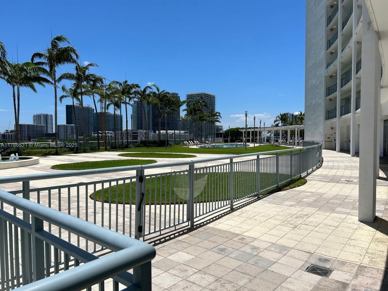 601 NE 36th St, Unit 801, Miami, FL 33137 Photo