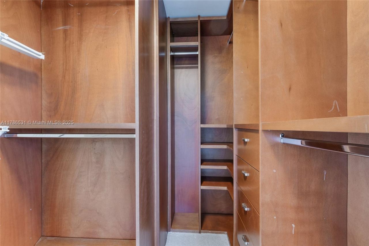 601 NE 36th St, Unit 801, Miami, FL 33137 Photo