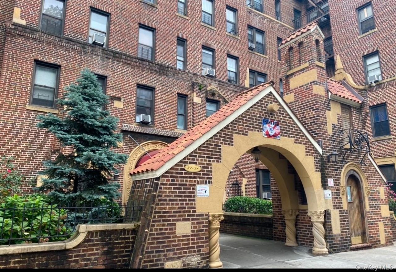 37-21 80th Street, Unit 4M, Jackson Heights, NY 11372 Main Photo