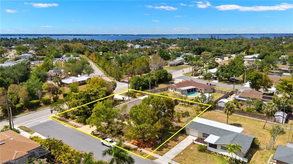 1011 El Mar Ave, Fort Myers, FL 33919 Photo