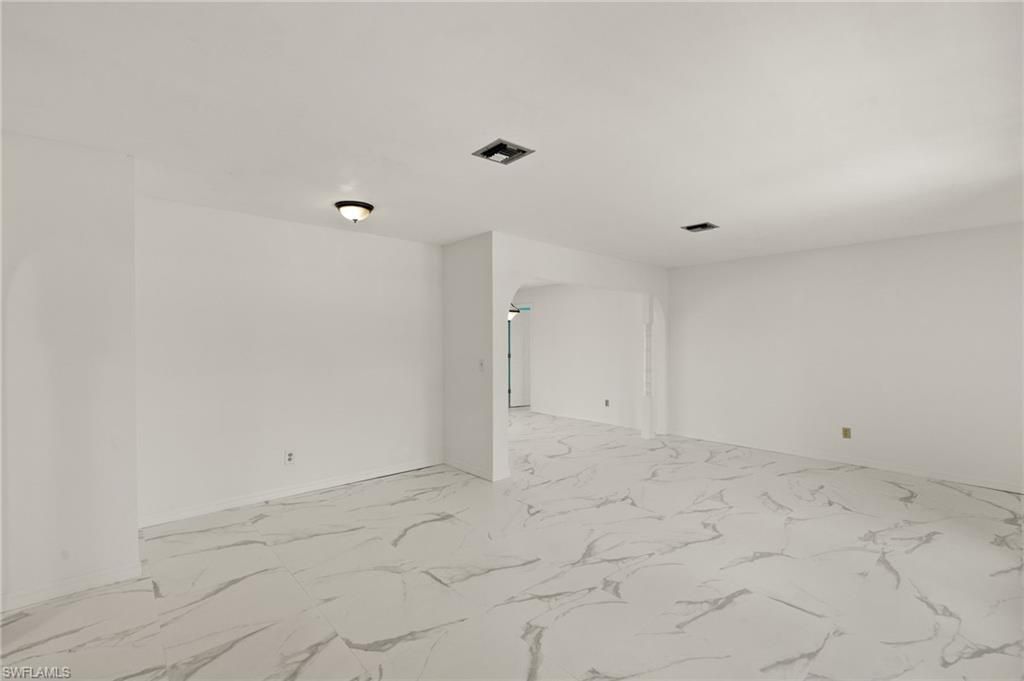 1011 El Mar Ave, Fort Myers, FL 33919 Photo