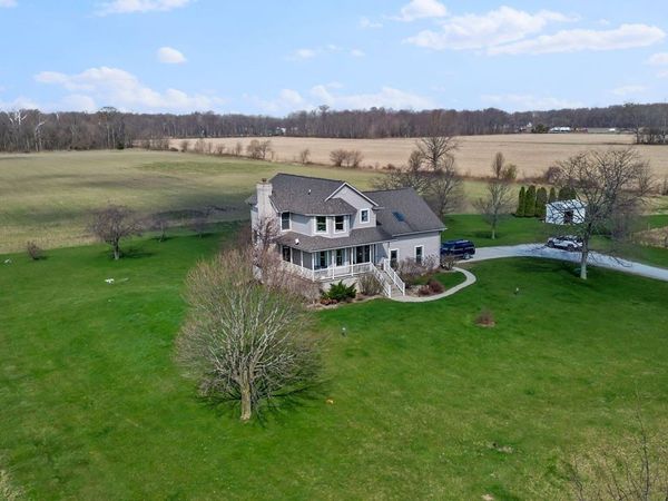 56803 Tulip Road, New Carlisle, IN 46552