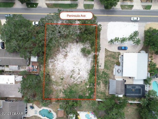 437 S Peninsula Avenue, New Smyrna Beach, FL 32169