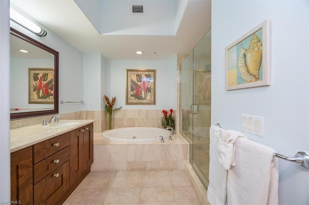 985 Sandpiper St, Unit I-206, Naples, FL 34102 Photo