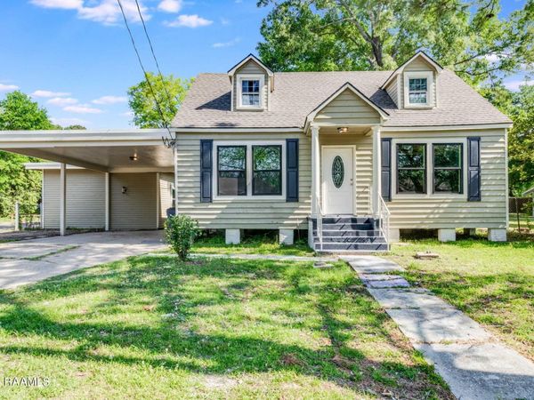 827 E Grolee, Opelousas, LA 70570