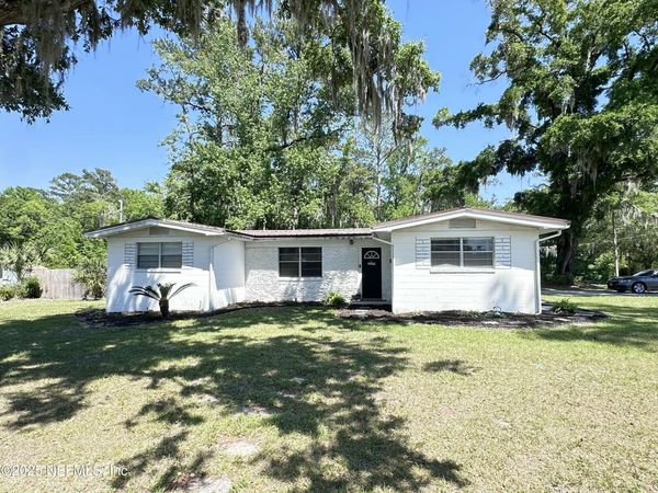 7421 GREENWAY Drive, Jacksonville, FL 32244