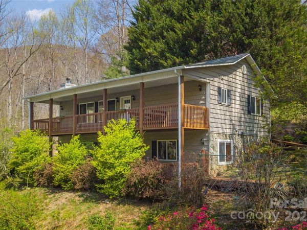 1429 Country Club Drive, Maggie Valley, NC 28751