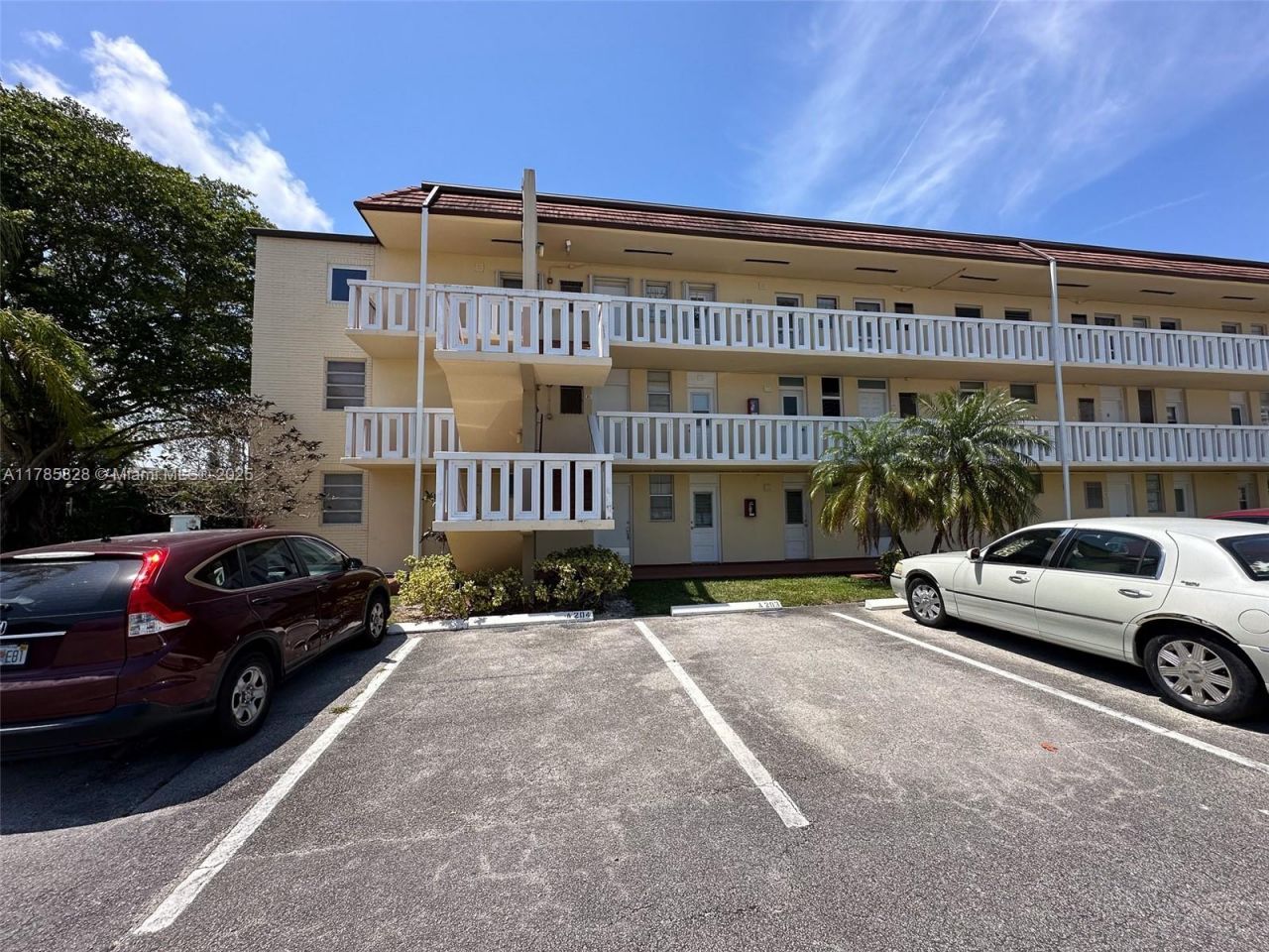 2929 Point East Dr, Unit A101, Aventura, FL 33160 Photo