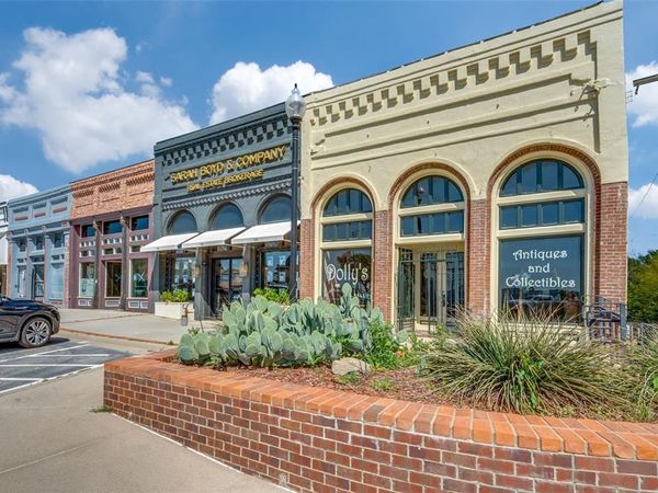 115 S Jefferson Street, Pilot Point, TX 76258