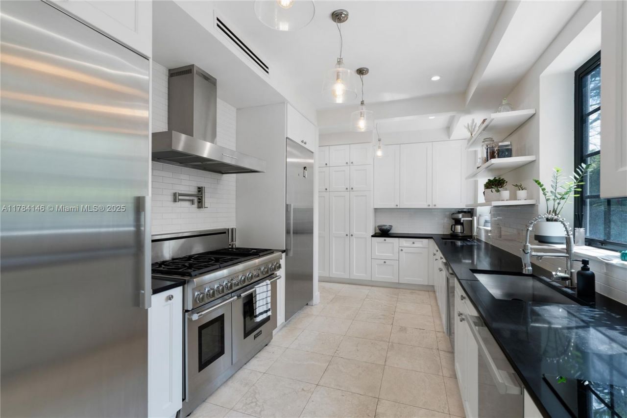 100 E Dilido Dr, Miami Beach, FL 33139 Photo