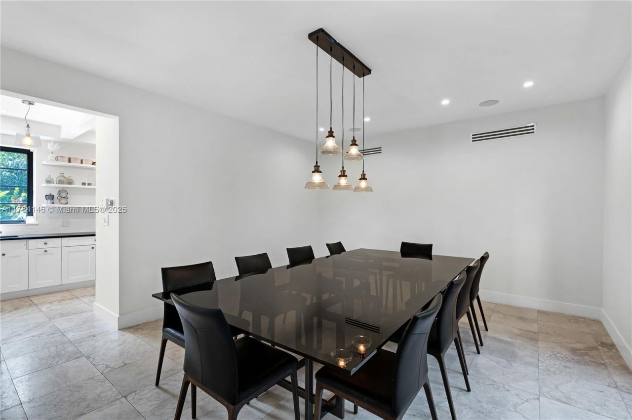 100 E Dilido Dr, Miami Beach, FL 33139 Photo