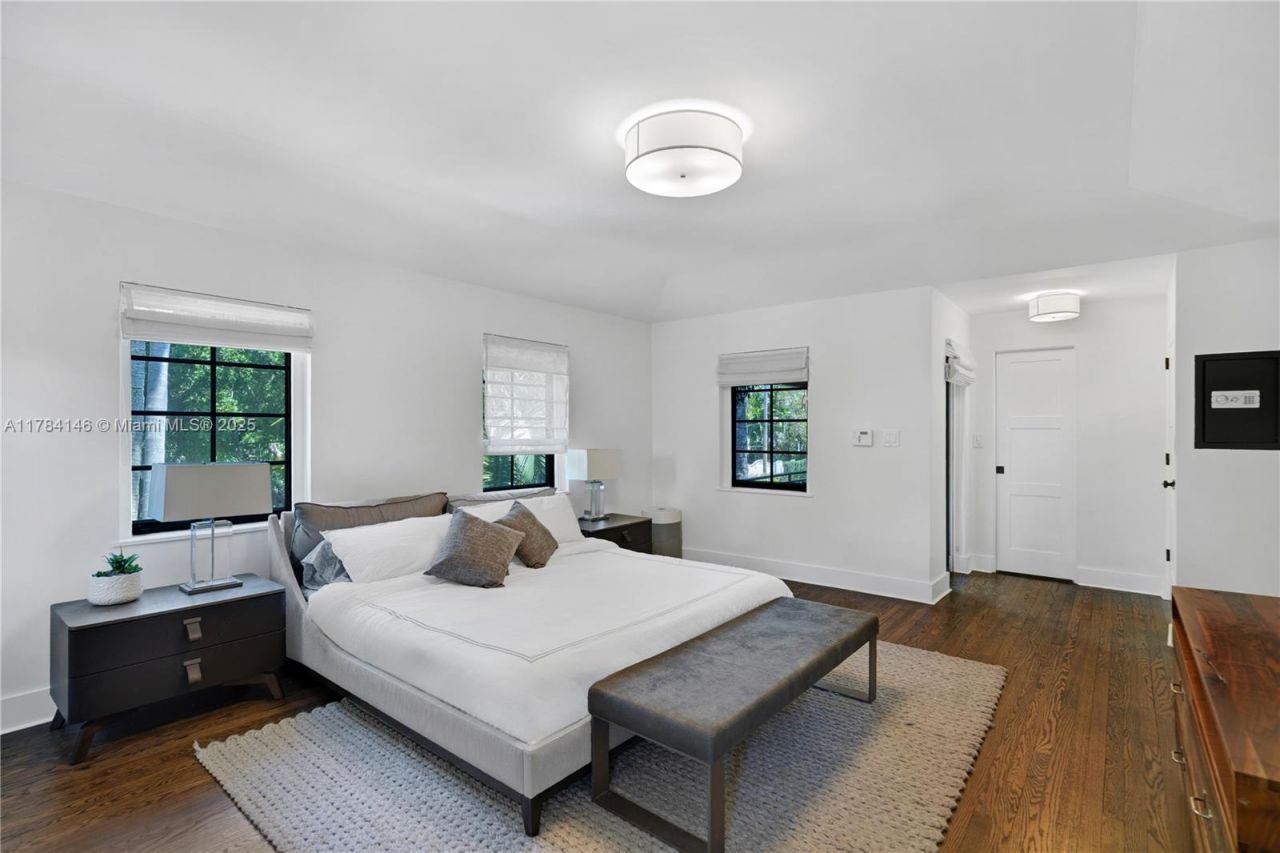 100 E Dilido Dr, Miami Beach, FL 33139 Photo