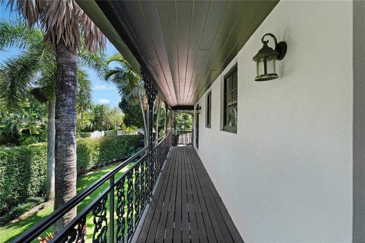 100 E Dilido Dr, Miami Beach, FL 33139 Photo