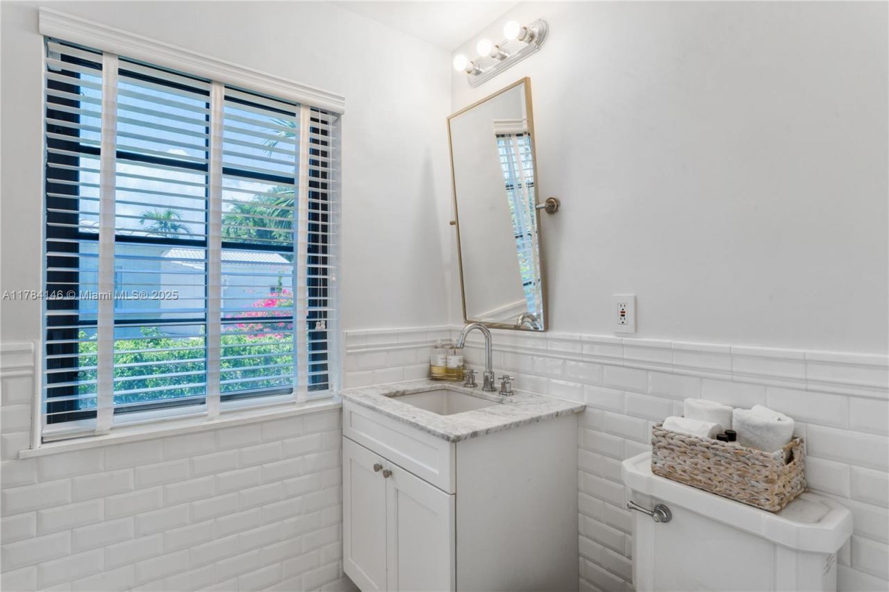 100 E Dilido Dr, Miami Beach, FL 33139 Photo