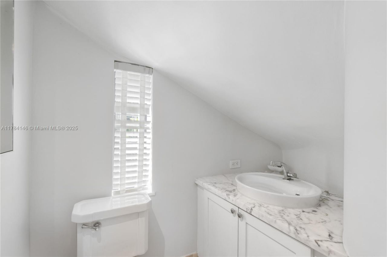 100 E Dilido Dr, Miami Beach, FL 33139 Photo