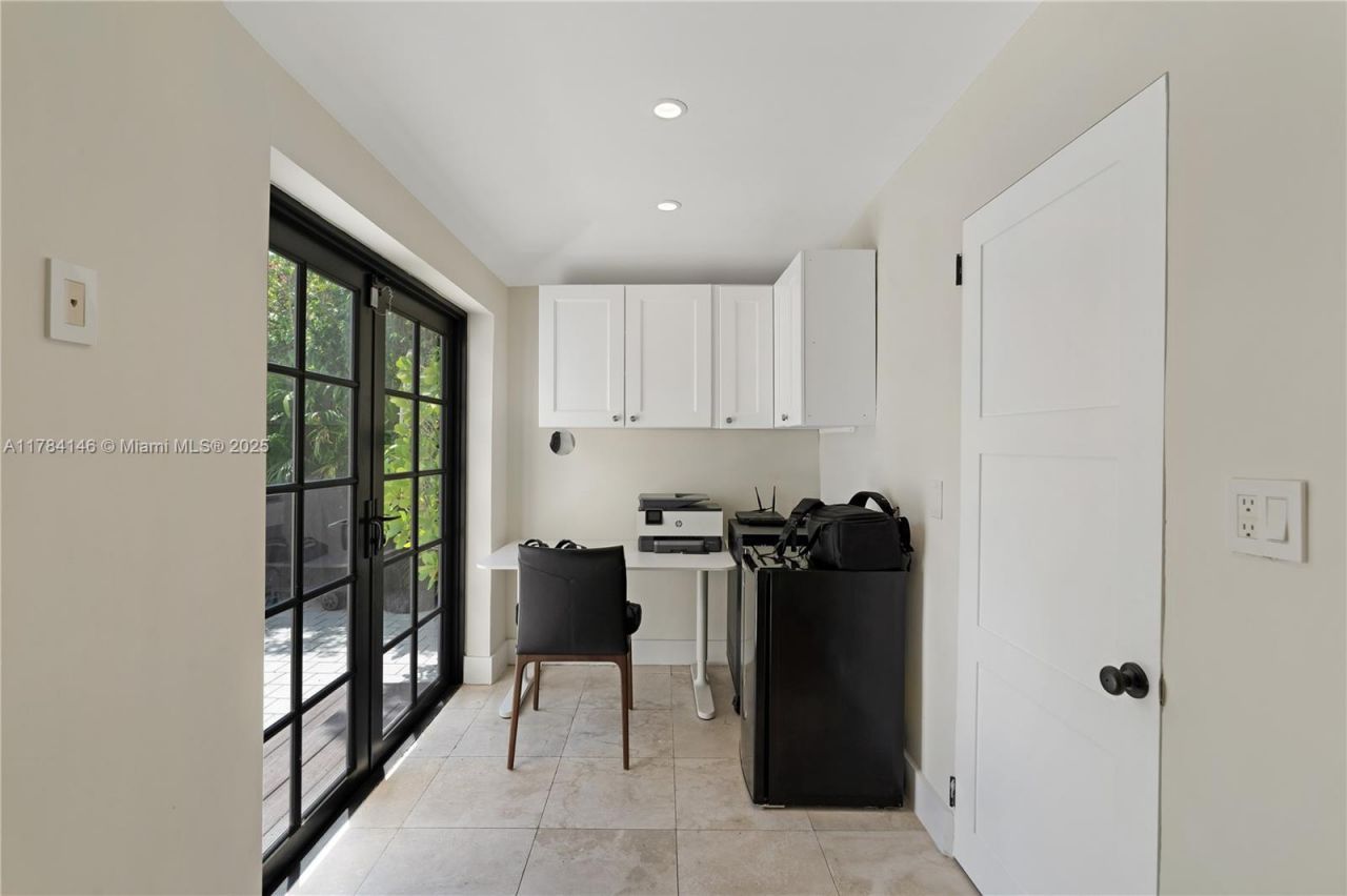 100 E Dilido Dr, Miami Beach, FL 33139 Photo