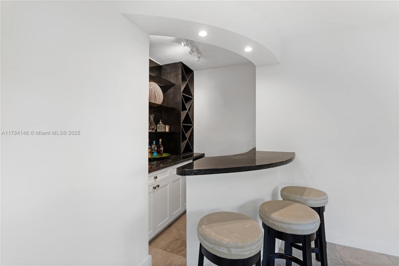 100 E Dilido Dr, Miami Beach, FL 33139 Photo