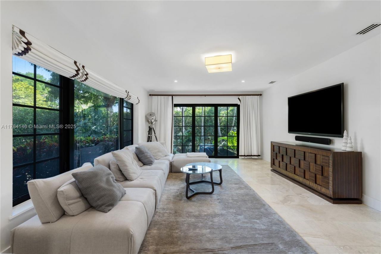 100 E Dilido Dr, Miami Beach, FL 33139 Photo