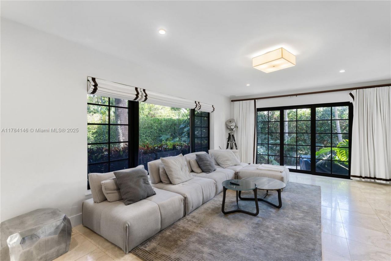 100 E Dilido Dr, Miami Beach, FL 33139 Photo