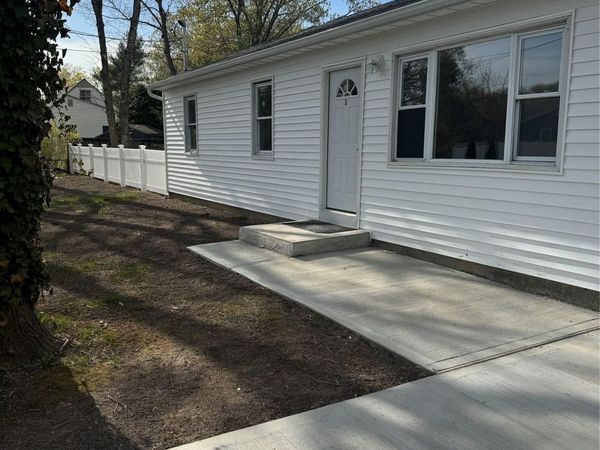 1 Pine Road, Middle Island, NY 11953