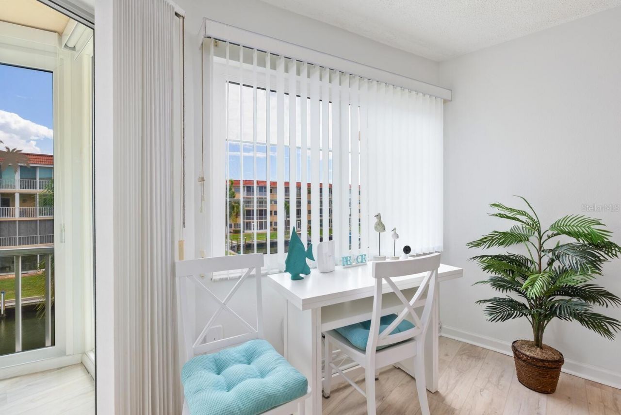 1250 N Portofino Drive, Unit 304, Sarasota, FL 34242 Photo