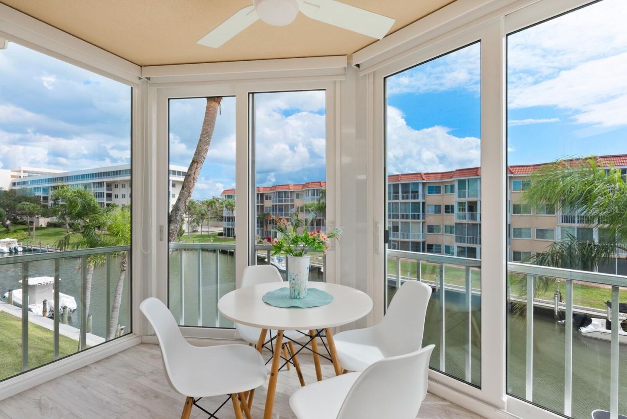 1250 N Portofino Drive, Unit 304, Sarasota, FL 34242 Photo