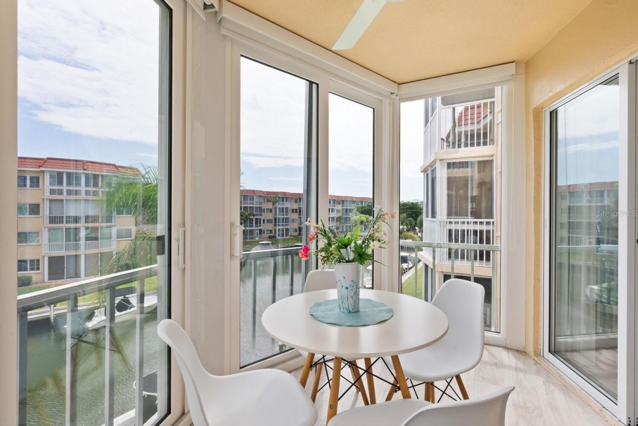 1250 N Portofino Drive, Unit 304, Sarasota, FL 34242 Photo