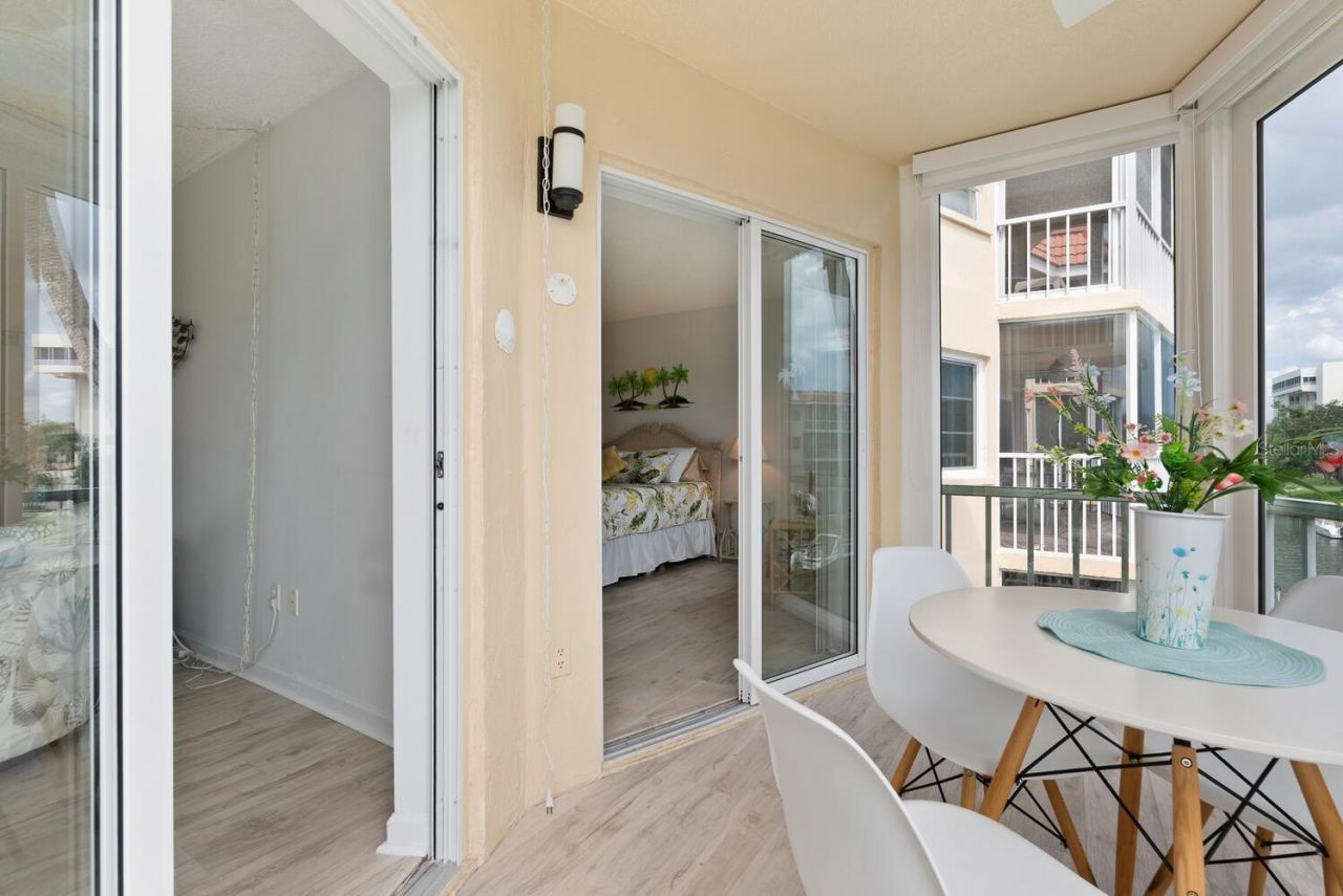 1250 N Portofino Drive, Unit 304, Sarasota, FL 34242 Photo