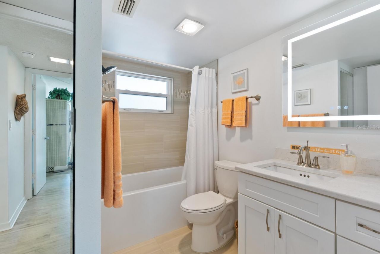 1250 N Portofino Drive, Unit 304, Sarasota, FL 34242 Photo