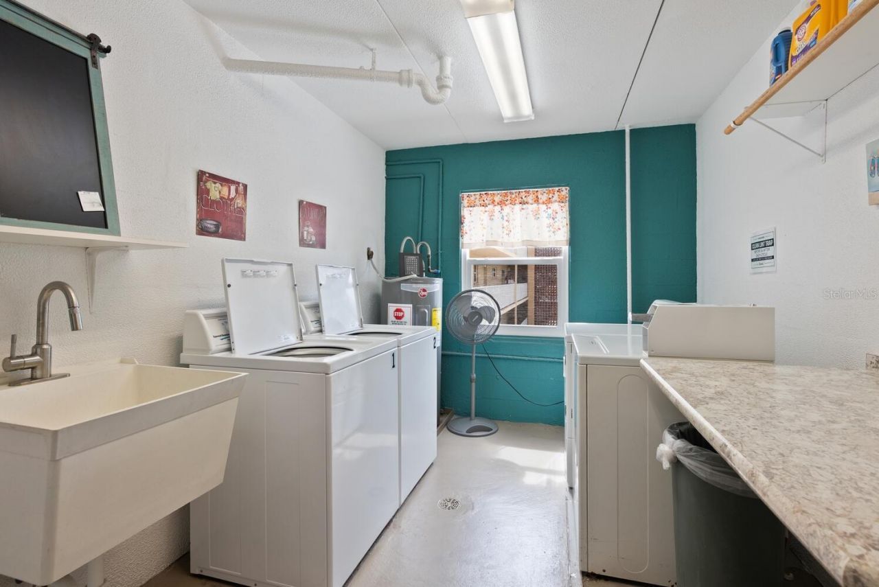 1250 N Portofino Drive, Unit 304, Sarasota, FL 34242 Photo