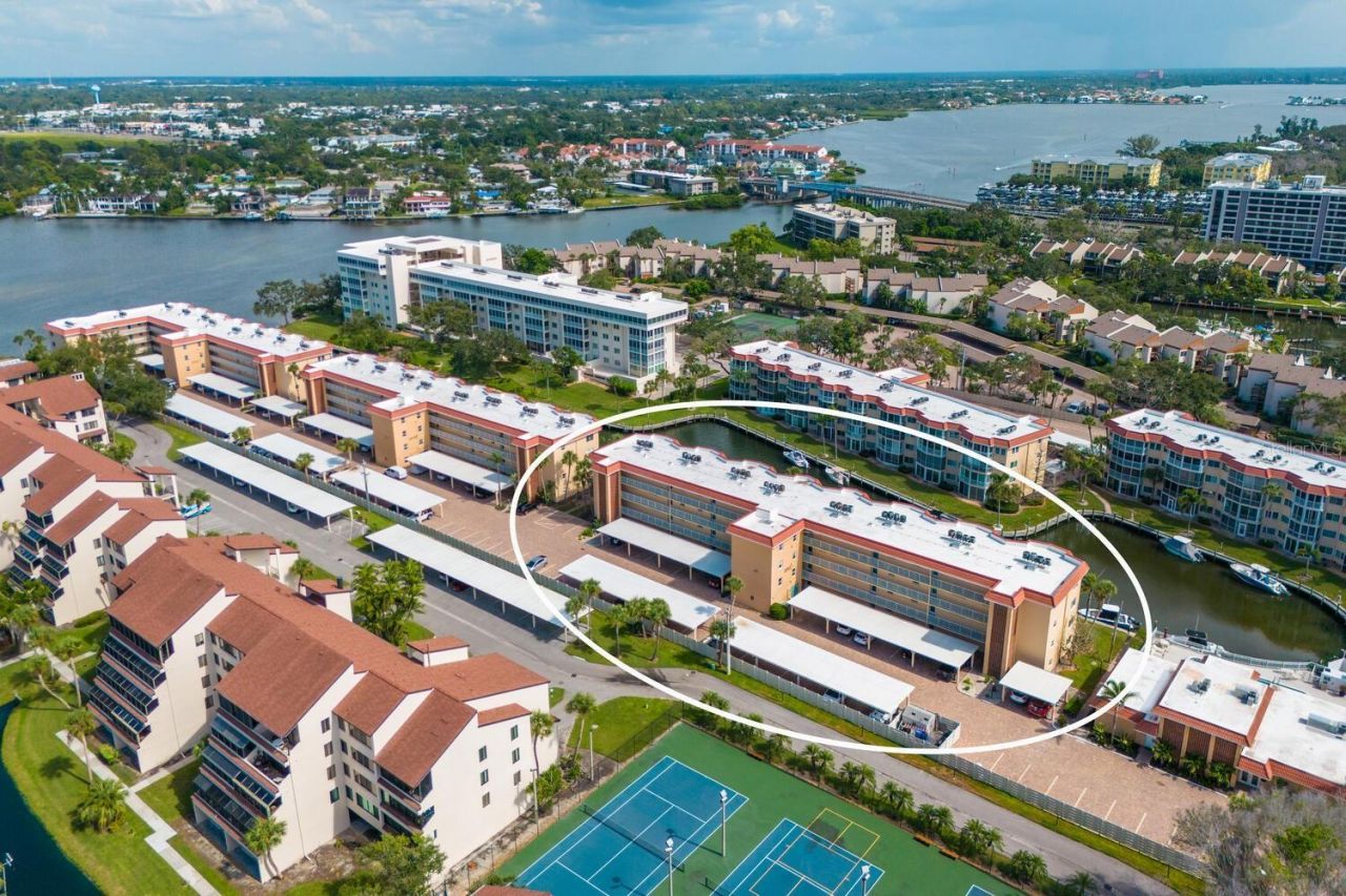 1250 N Portofino Drive, Unit 304, Sarasota, FL 34242 Photo